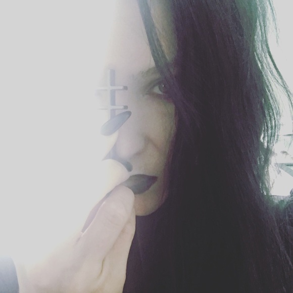 Meet your Posher, Stephanie - Picture 1 of 1